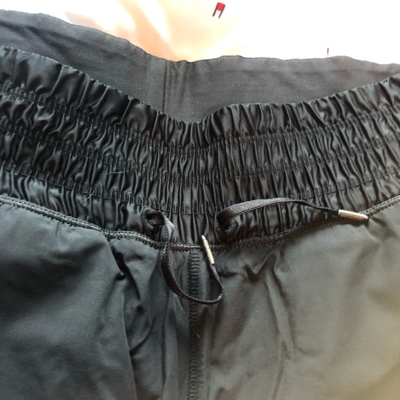 Lululemon vintage lined pants. Never been worn. Lots of cute detail - Picture 4 of 8